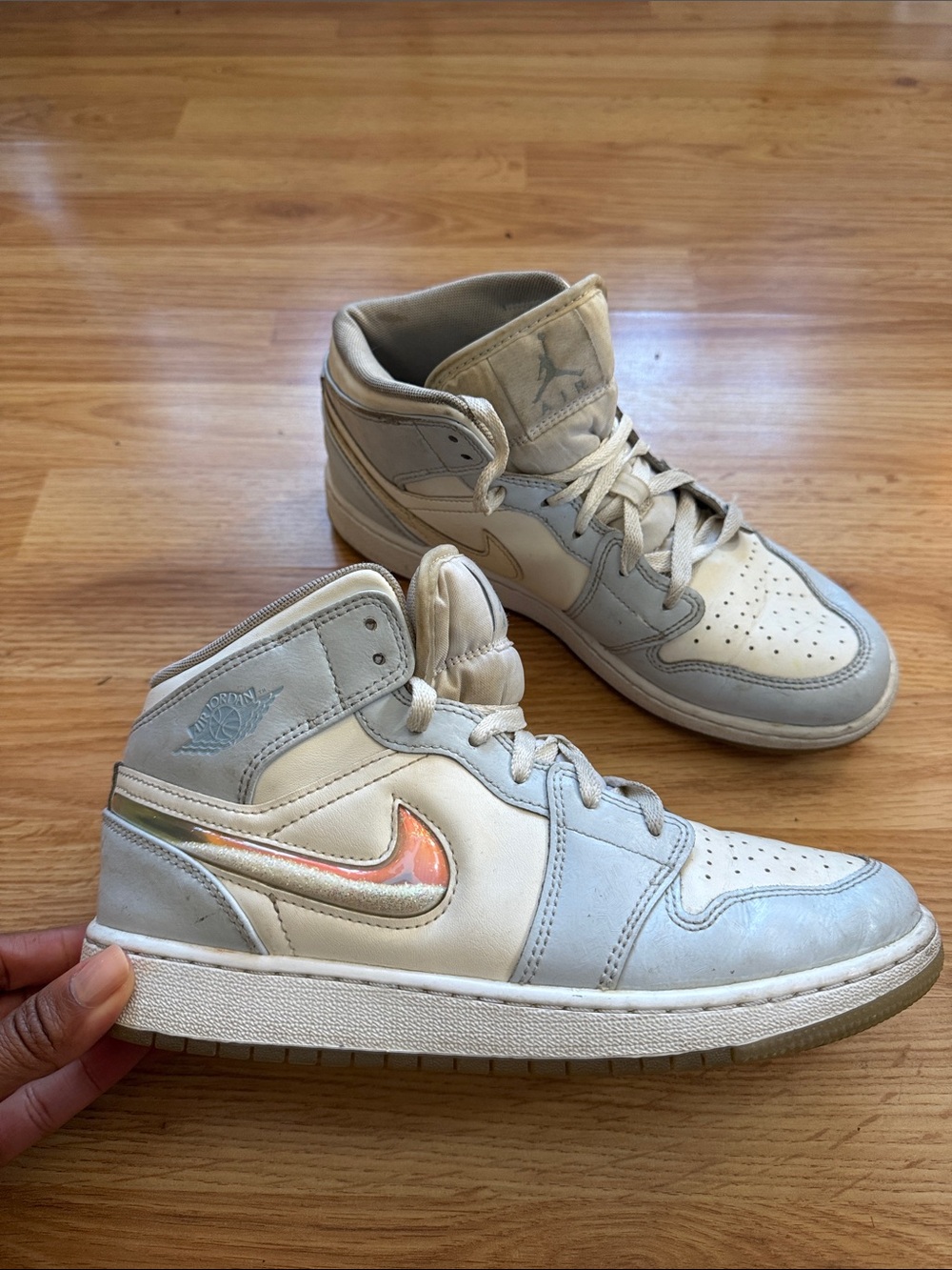 Kids High-Top Nike Sneakers - Ivory with Iridescent Swoosh 🫧 size 7Y